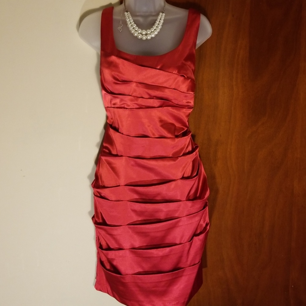 Bisou bisou red dress